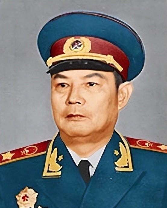 沙巴体育-1984年叶剑英病危，追悼会花圈已备好，35岁才当医生的钟南山凭什么临危受命救回元帅？